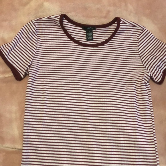 Striped Rue 21 top - Picture 1 of 1